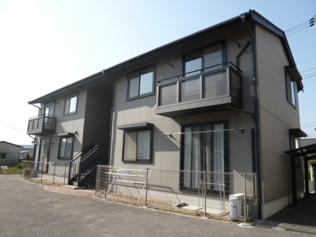 総社市門田のアパートの外観