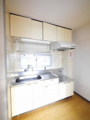 【キッチン】 | フラット鈴木（フラットスズキ） | コンパクトなキッチンで掃除もラクラク