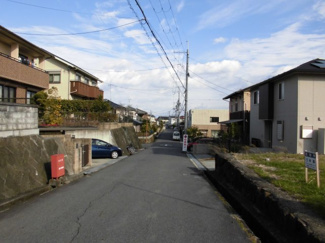 【前面道路含む現地写真】 | 北側道路、幅員約13.5ｍ