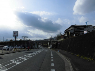 【前面道路含む現地写真】 | 南側道路、幅員約15ｍ