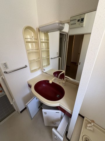 ヴィラ・ベリテＳＰの独立洗面台