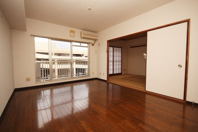 東鷲宮ニュータウン駅前プラザ第2の居間・リビング|LDK1