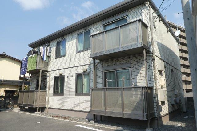 倉敷市老松町３丁目のアパートの外観