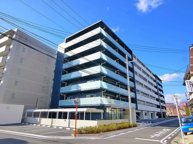 サンソレイユ新大宮の外観
