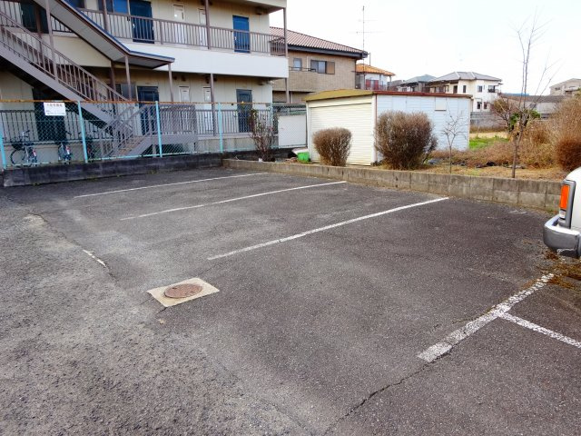 エレガントハイツの駐車場