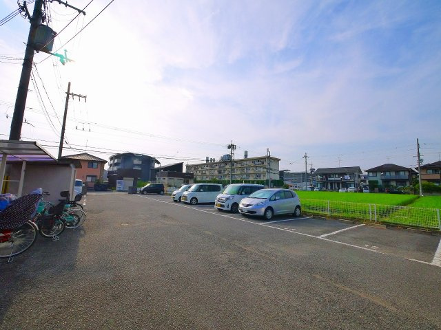 クレールコートAの駐車場|カースペースがあります
