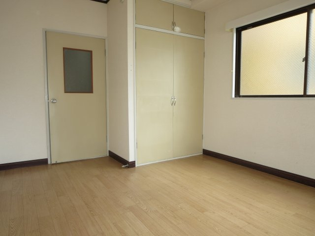 レパードマンションの居間・リビング