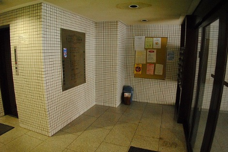 ピアグランデ順慶町　BRAVI不動産のロビー|【ピアグランデ順慶町】清潔なロビーです