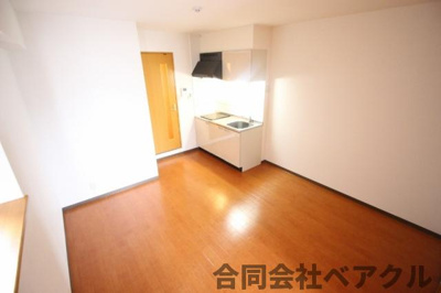 【居間・リビング】 | エリーフラッツ浜大津 | ゆったりとしたリビングです