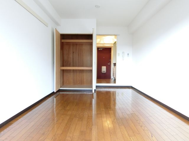 プチメゾン滝谷の収納