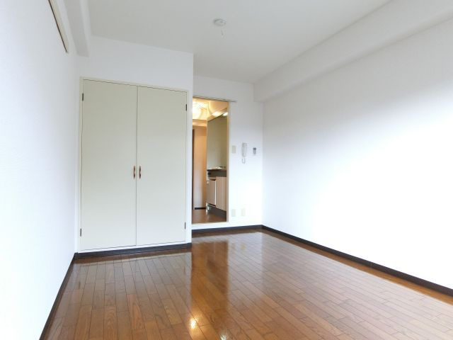 プチメゾン滝谷の居間・リビング