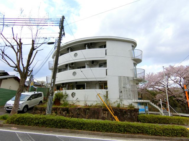 ラビクレールの外観