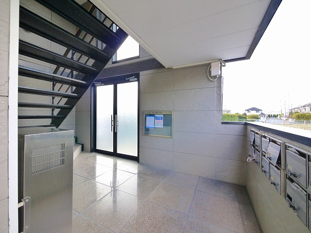 ディアーレコトブキB棟のエントランス|キレイな共有スペース