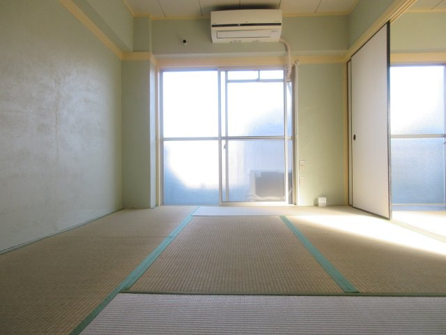 日下マンションの和室