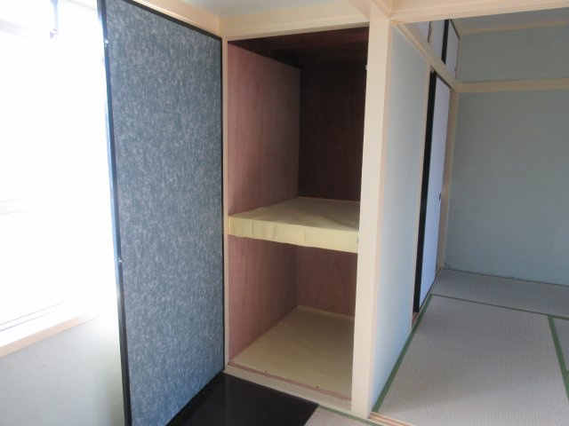 日下マンションの収納