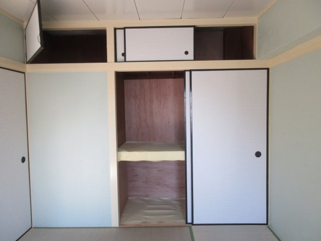 日下マンションの収納