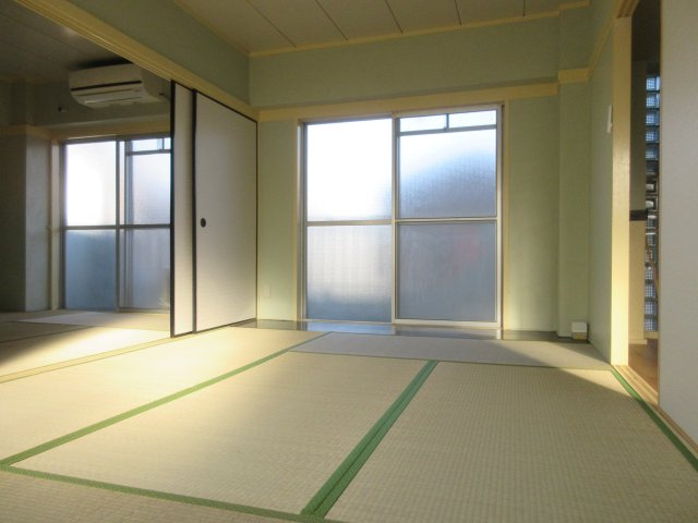 日下マンションの和室