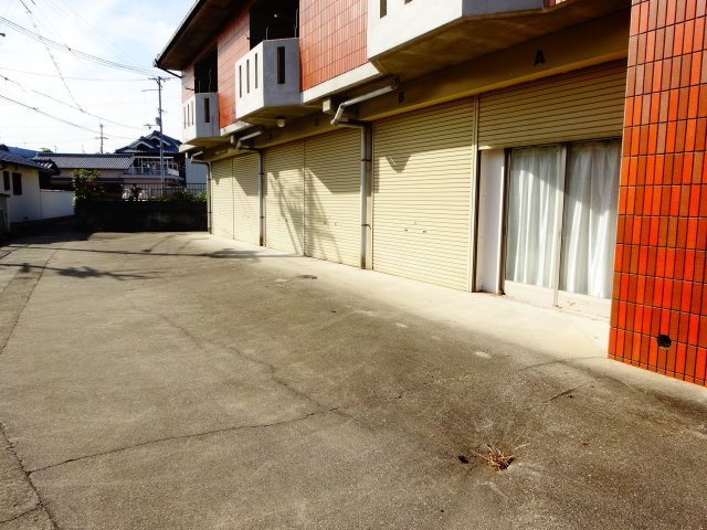 エレガンス酒谷の周辺