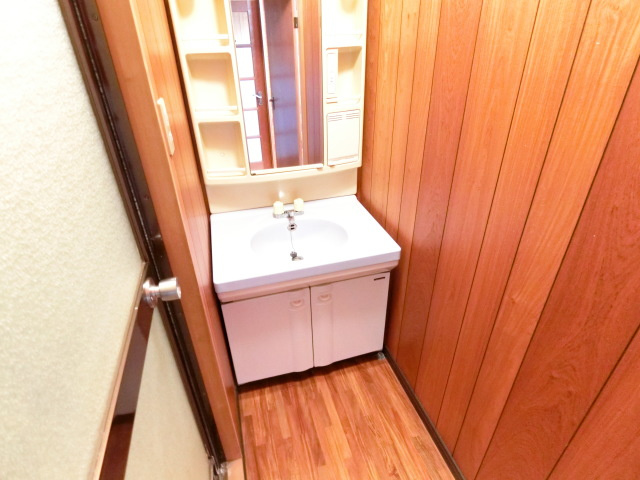 エレガンス酒谷の洗面所