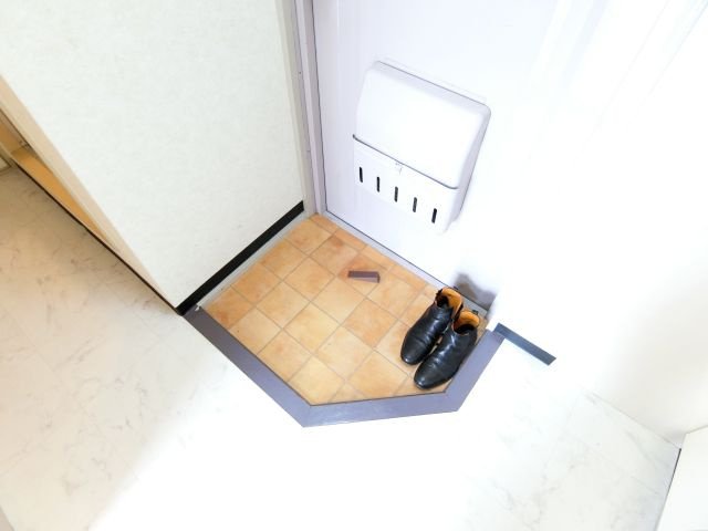 森井マンションの玄関