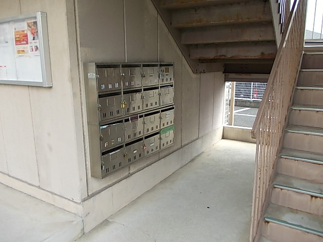 楠古谷マンションのエントランス