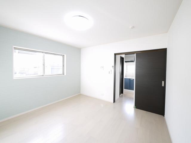 アイリスライフ山陵の寝室|ゆとりの広さです