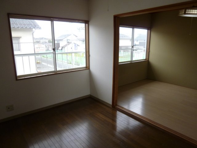 フレッシュハイツの洋室