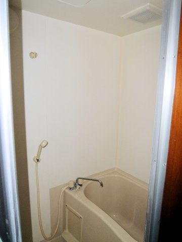 クリーンハイツA棟の浴室