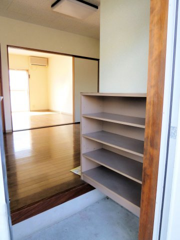 クリーンハイツA棟の玄関