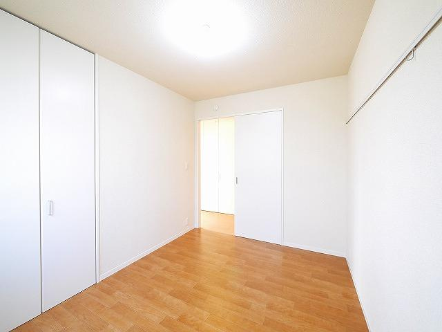 グランディール玄兎の洋室|ゆったりした洋室です