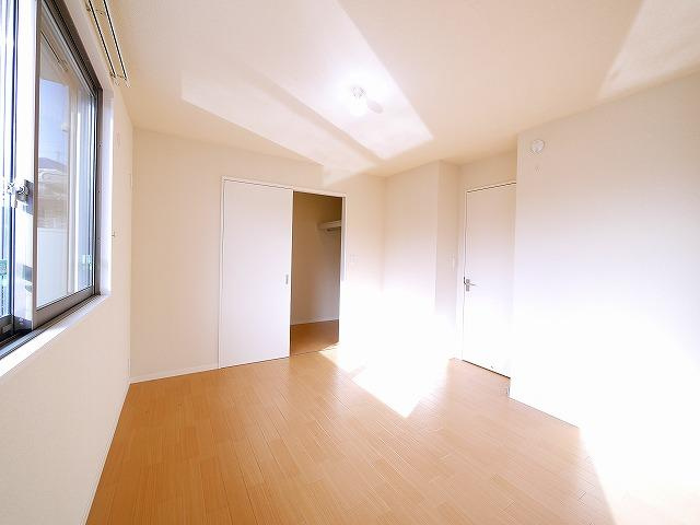 グランディール玄兎の洋室|ゆったりした洋室です