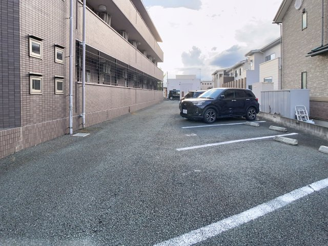 クレールVの駐車場