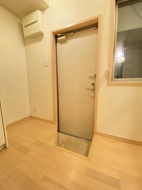 ★玄関（１０１号室参考写真）
