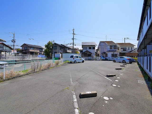 エストクールの駐車場