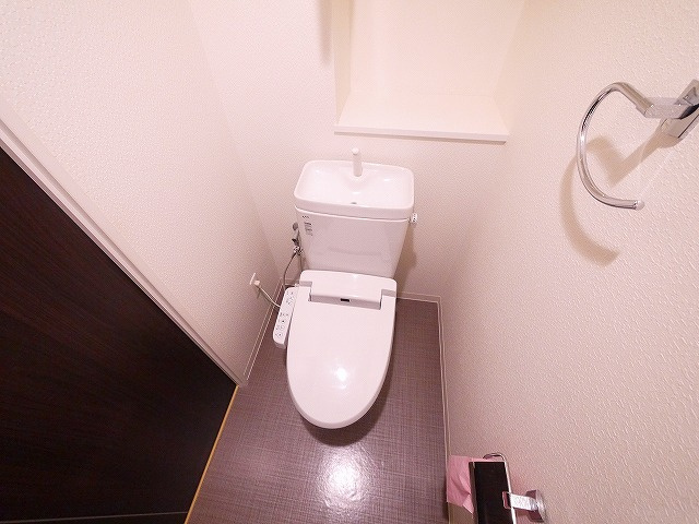 アンジュ高天のトイレ|ゆったりとした空間のトイレです