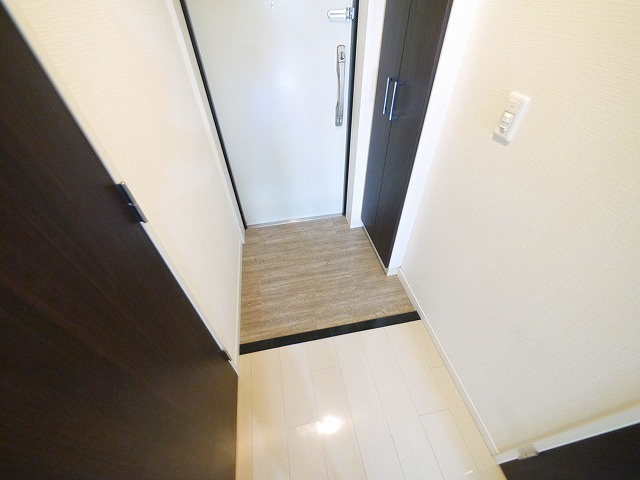 アンジュ高天の玄関|明るい玄関です