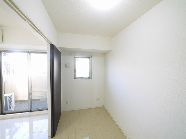 アンジュ高天の洋室|コンパクトで使いやすい洋室です