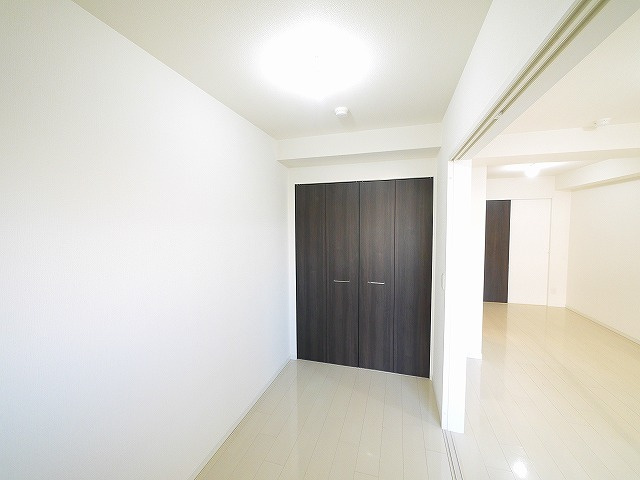 アンジュ高天の洋室|明るい洋室です