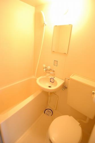 清城ハイツの浴室