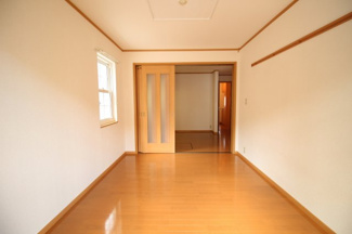 【居間・リビング】 | K・U・２ | 実際は角部屋ではないので窓はありません