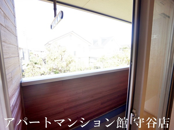 ジュナス　リーブのバルコニー