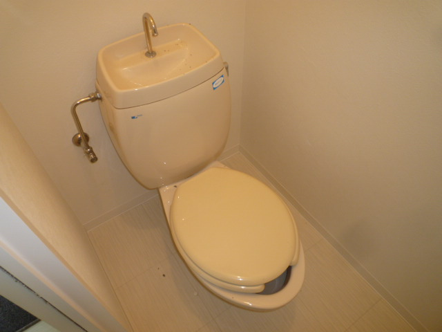 倉敷市大島のアパートのトイレ|シャワー付きトイレに変更
