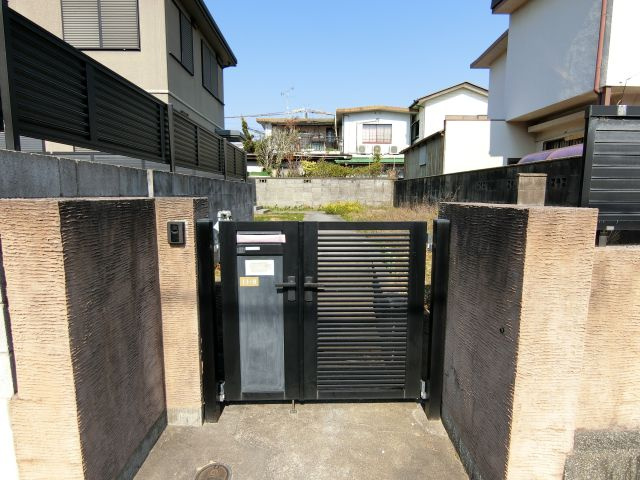 千代田南町戸建借家のエントランス