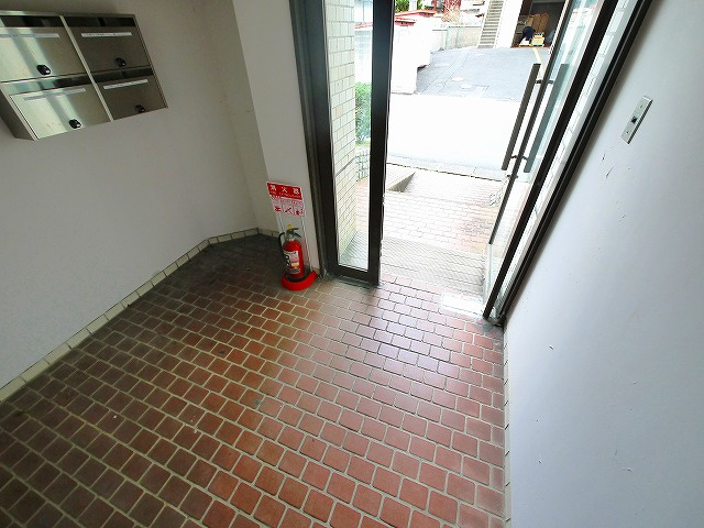 堀川ビルのエントランス|毎日通るエントランスはこのようになっています