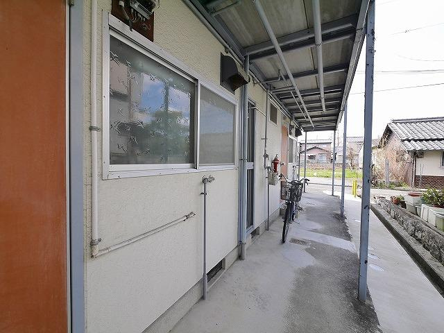 ハイツ広島のエントランス|落ち着いたエントランスです