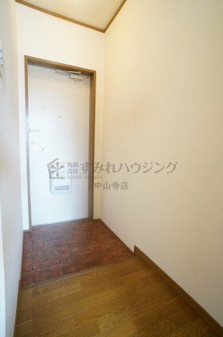 谷内ビルの玄関