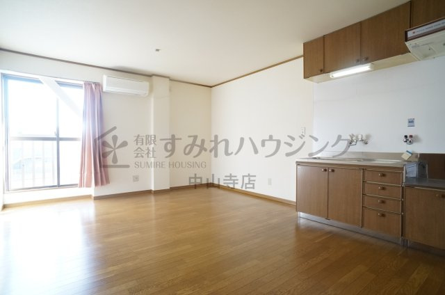 谷内ビルの居間・リビング