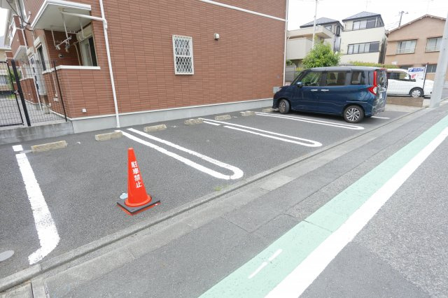 プリムローズの駐車場