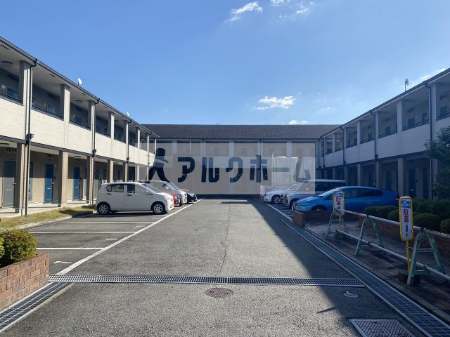ベルドミール末広2番館の駐車場