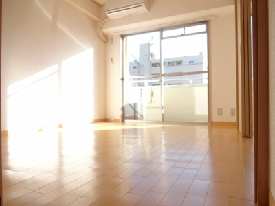 【内装】 | ダイアパレス鶯谷 | ダイアパレス鶯谷　洋室６帖（ＤＫ側から）